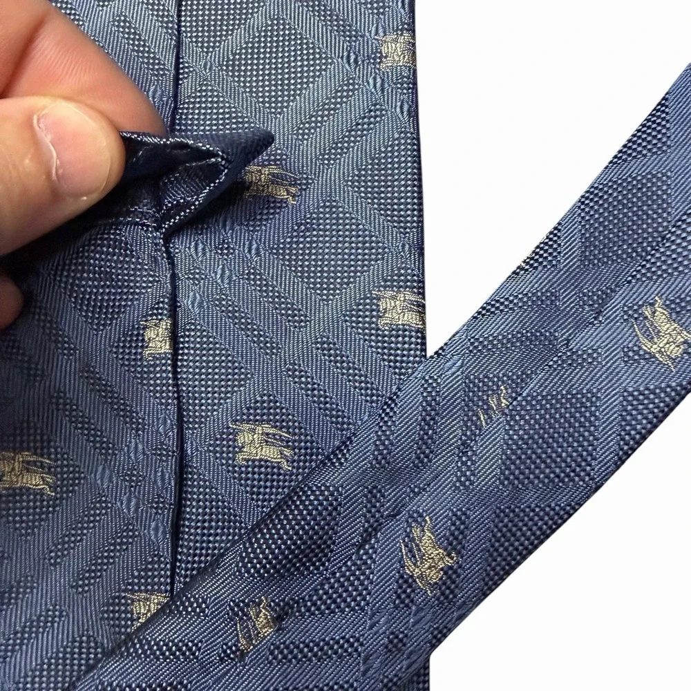 Burberry London Men's Tie Blue Nova Check Plaid Equestrian Knight Silk 3.75
